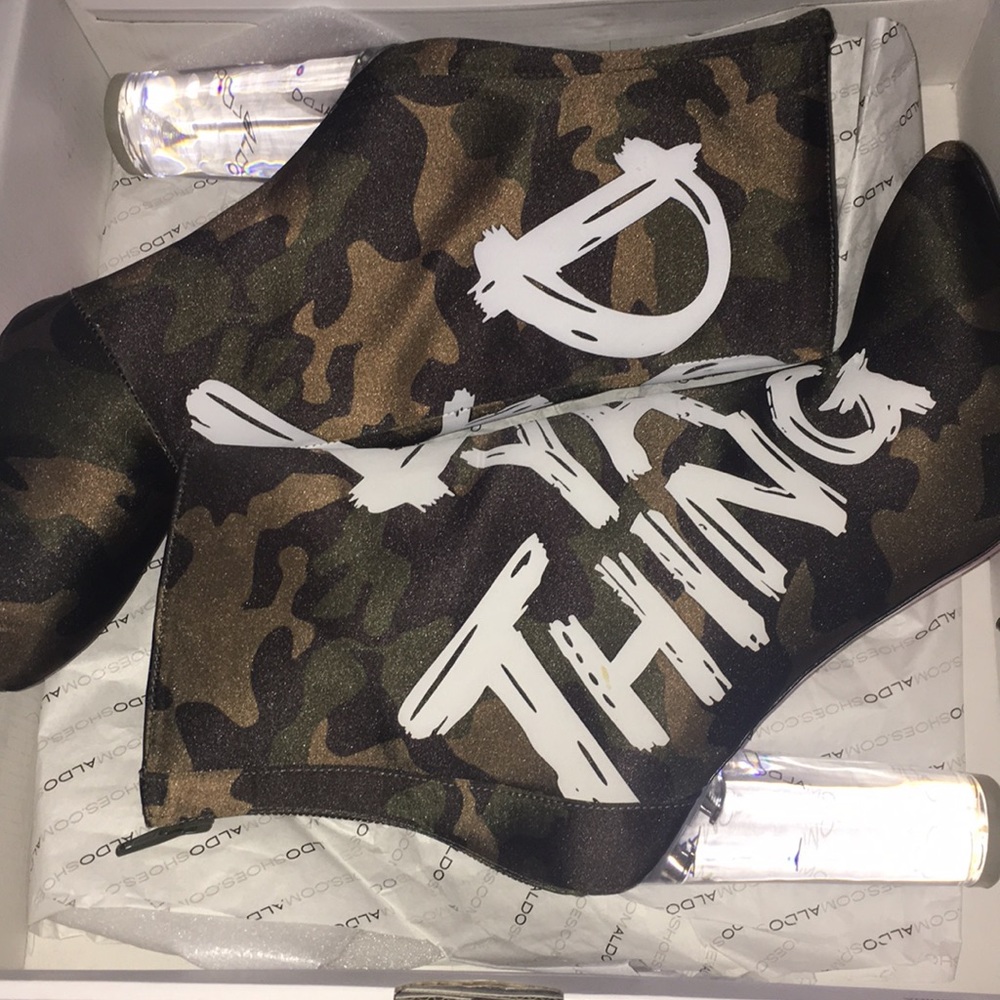 Aldo women’s heels like new camo